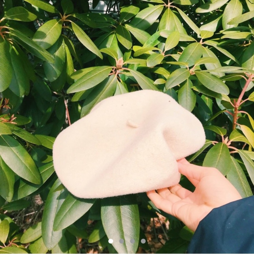 soft felted wool beret from Paris 🐩